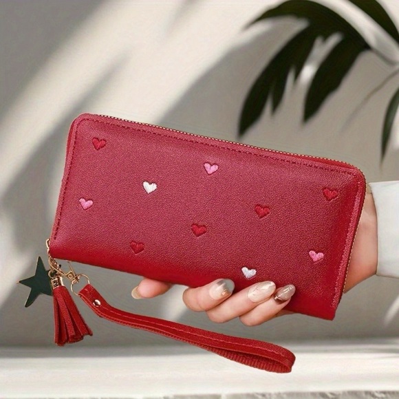 ⚠️Clearance Red Heart Pattern Wristlet Wallet & Gold Star Pendant - Picture 2 of 7